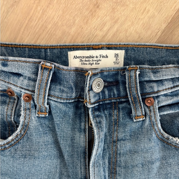 Abercrombie & Fitch Distressed Medium Blue Straight-Leg Jeans - Picture 2 of 3